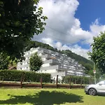 Summer In With Spacious Terrace & Mountain Views Appartamento *