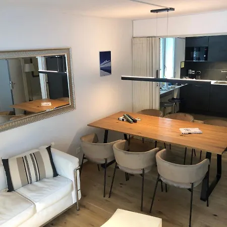 Apartment Private Host