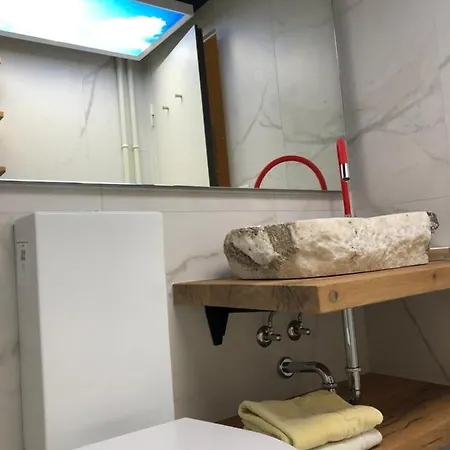 Private Host * 英格堡