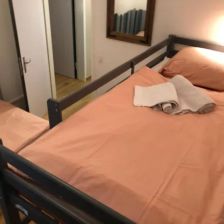 Private Host * אנגלברג